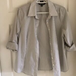 Ellen Tracy Blue Casual Button Down Shirt. Size medium